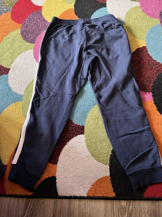 Vând pantaloni de bumbac Nike