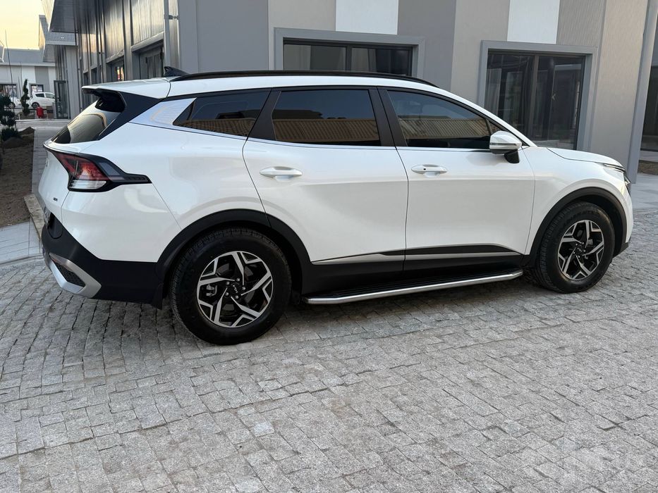 Kia sportage 4x4 awd panaramali 2023 yil kraska toza