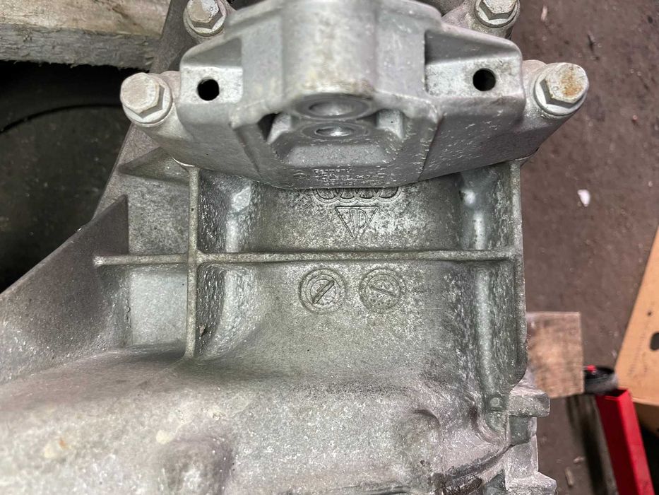 Продавам Раздатка OBU341011Q Porsche Cayenne 3.0D 92A/EG22/2012