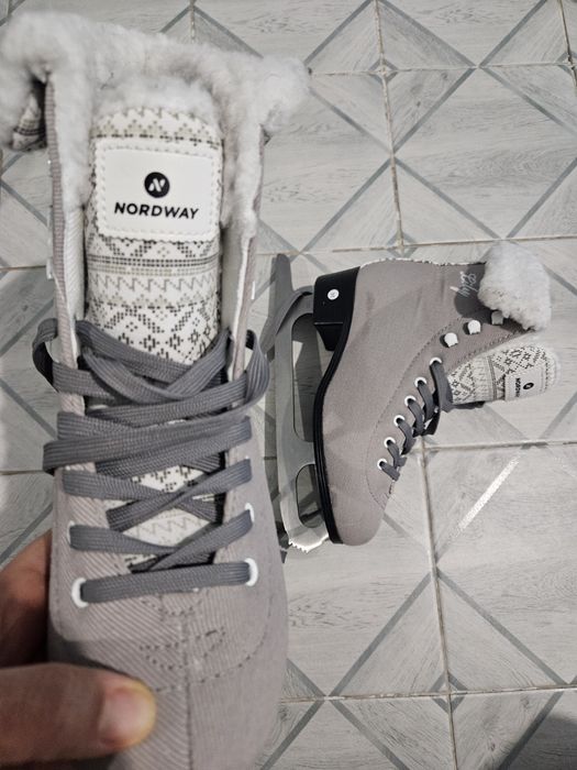 Продам коньки 37р женские 12 000