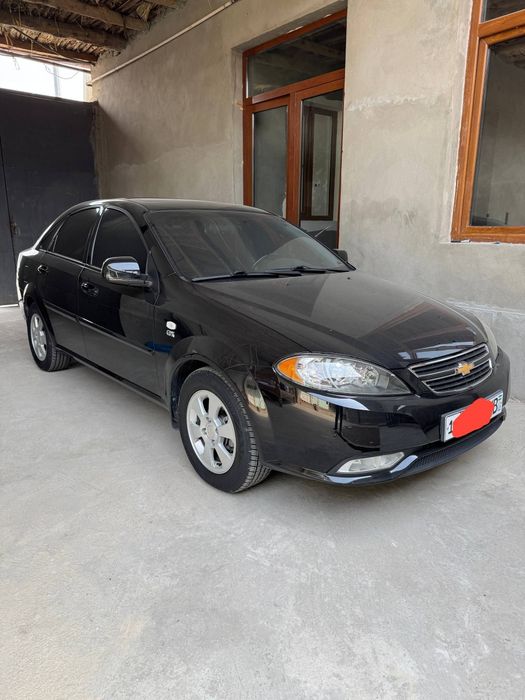 Gentra avtomat sotiladi