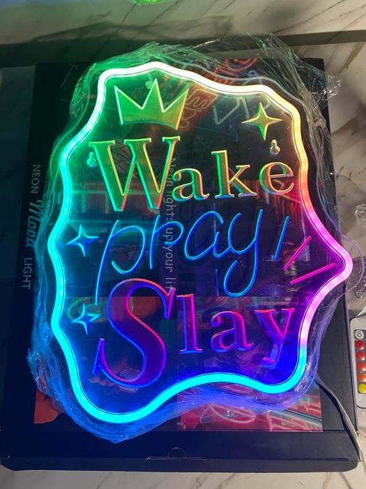 Lampa RGB cu mesaj motivational