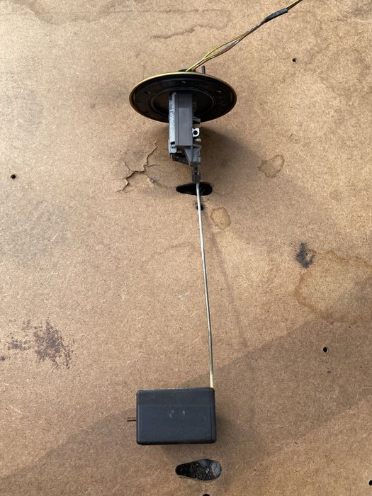 Продам датчик уровня топлива поплавок