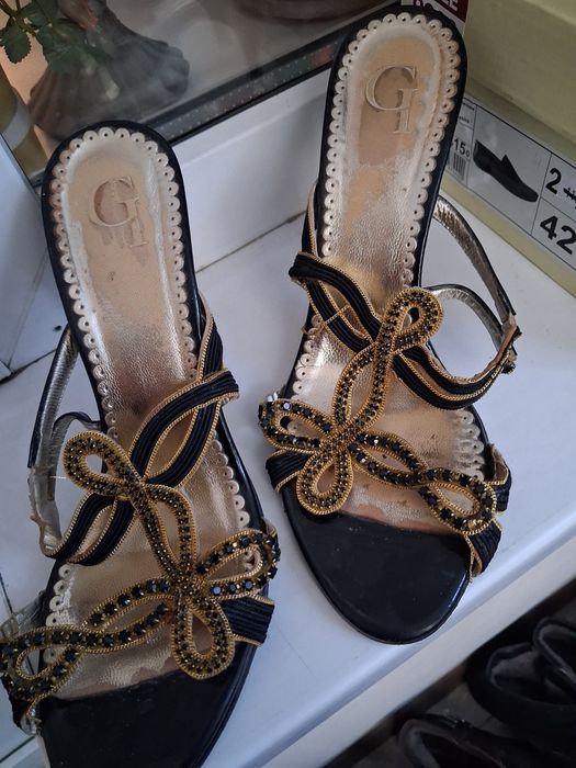 Модные босоножки