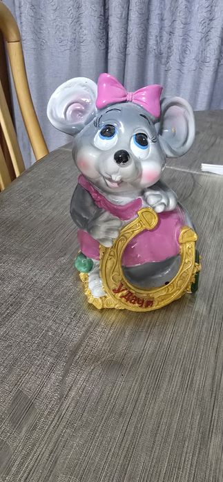 Игрушки мягкие и заводные