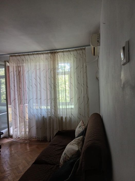 Ocazie! De inchiriat apartament cu doua camere ,central.