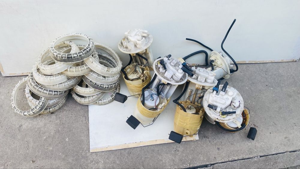 Бензоносос бензостанция  оригинал тойота королла каролла аурис