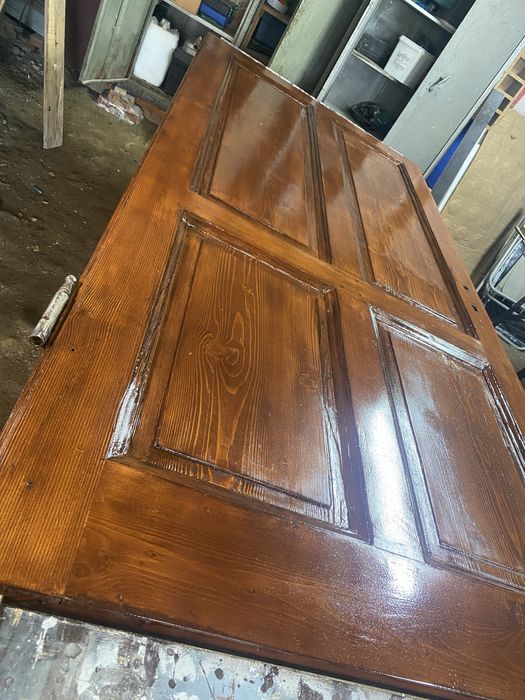 Reconditionez usi lemn/geamuri/mobilier din lemn