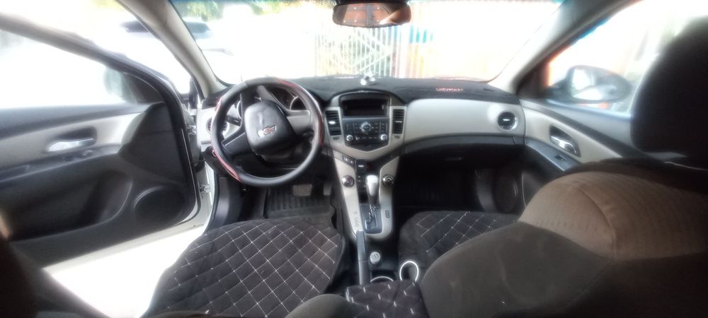 Шевроле Круз автомобиль