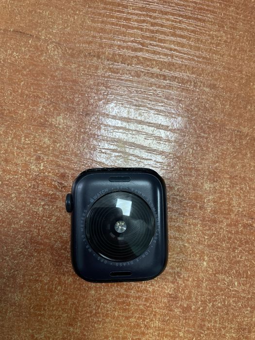 Продаю apple watch se 44mm