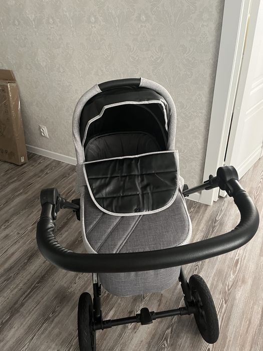 Детская универсальная прогулочная коляска