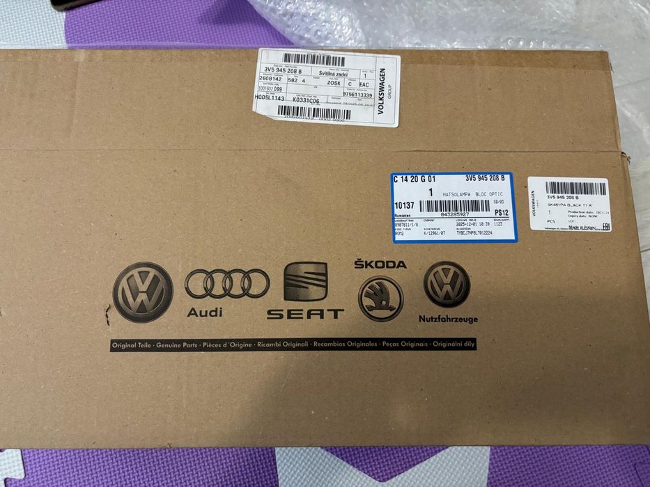 Stop dreapta spate LED original Skoda Superb 3 facelift