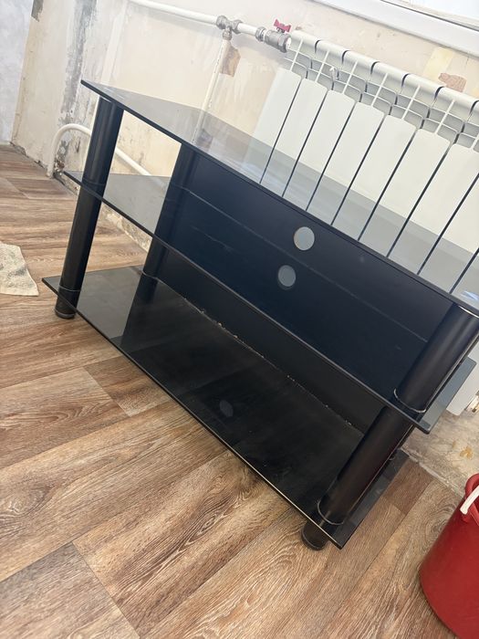 Продам тумбу под телевизор