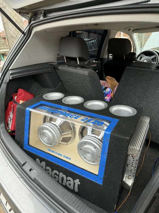 Bass kasa s osilvator