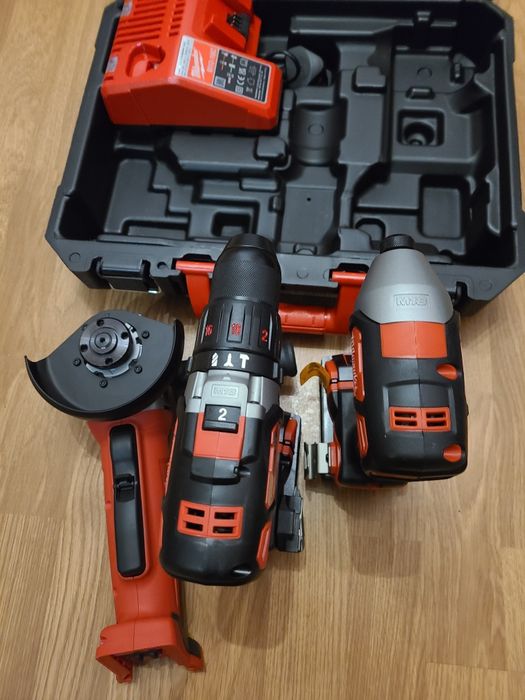 Milwaukee Set Autofiletante :  Percutie si Impact  + Flex(polidisc)