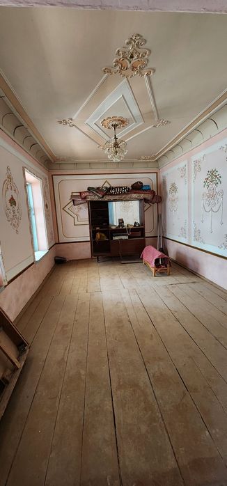 6 хонали 365 кв м ховли сотилади