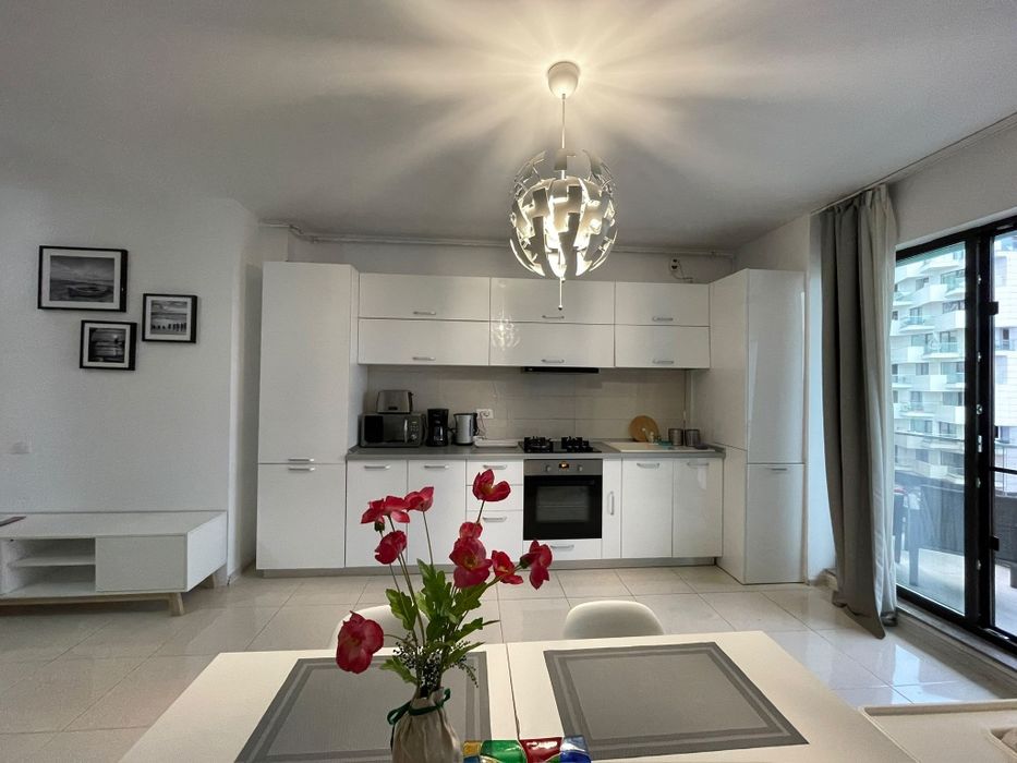 Apartament 2 camere in bloc Promenada cu vedere la mare