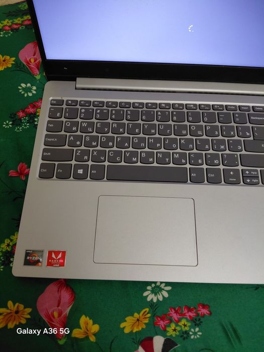 Продаю ноутбук Lenovo IdeaPad 330S в хорошем состоянии,ОЧЕНЬ СРОЧНО !