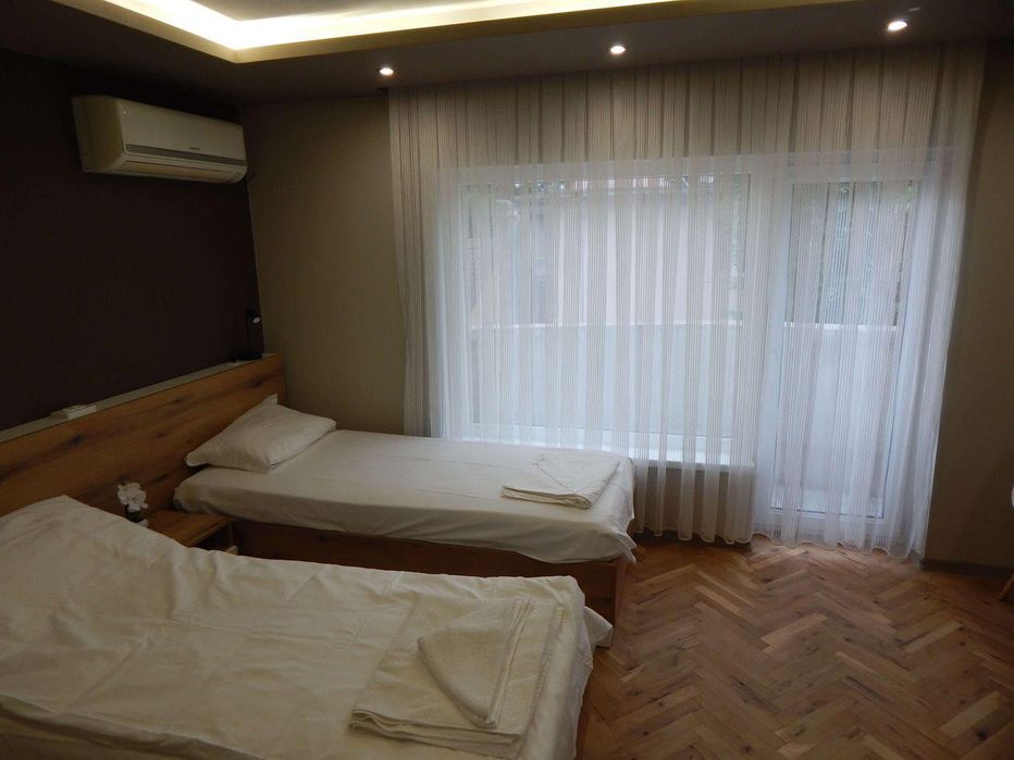 Дава се под наем Едностаен апартамент в Варна, Център - 40 кв.м за 650 € - Снимка #1