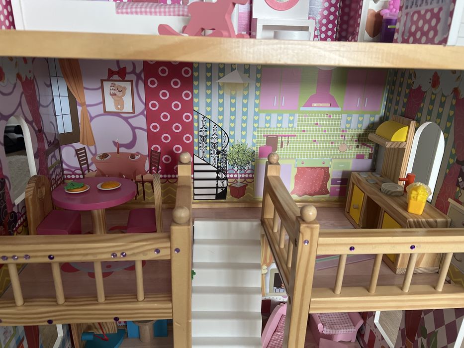 Дом для увлекательной игры с куклами
