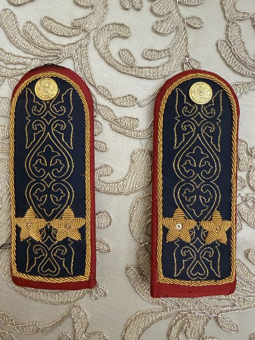 Продам сшитые золотые погоны (подполковник), ручная работа