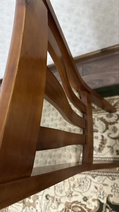 Продается кухонный обеденный стол