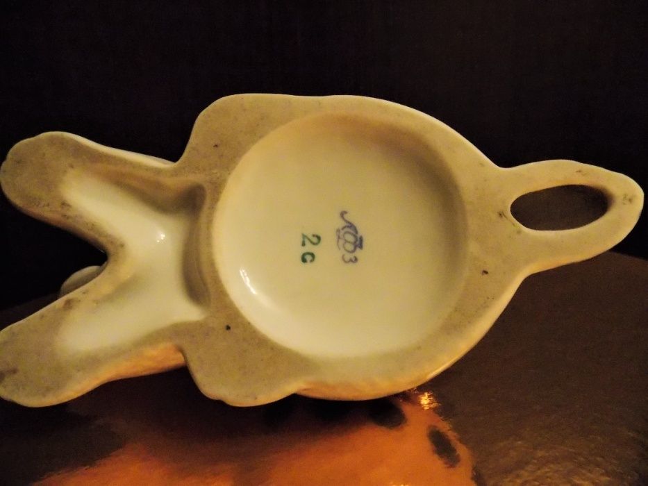 Дикобраз — фарфоровая карандашница