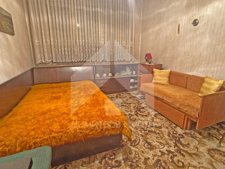 Продава се Двустаен апартамент в Нови пазар - 60 кв.м за 680 €/кв.м - Снимка #2