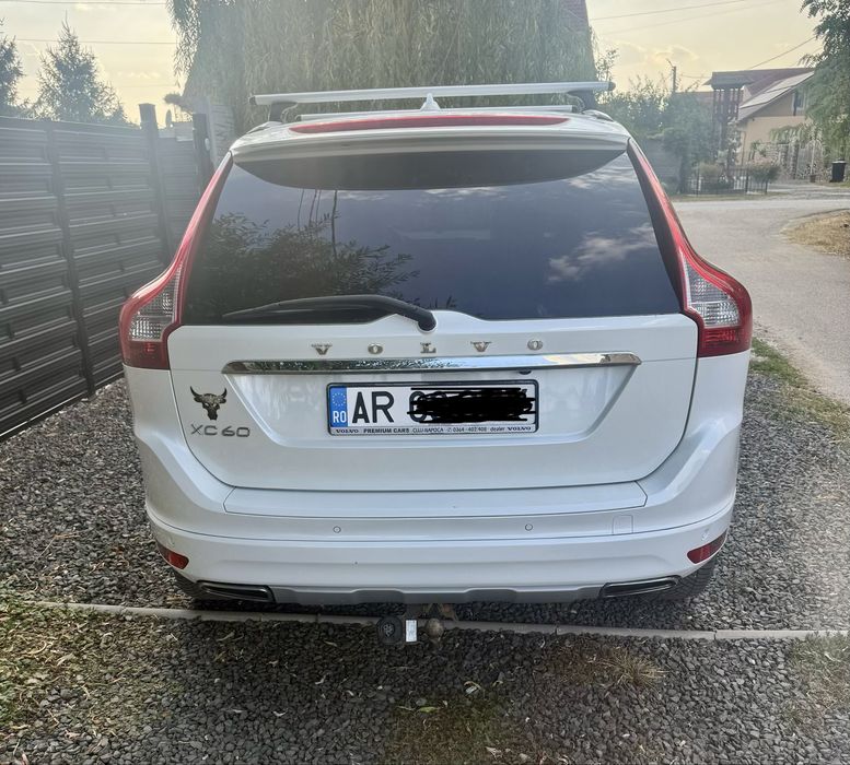 Volvo XC60 D5 AWD Geartronic | 220 CP | 2016 | Premium | Panoramic | Piele | ACC