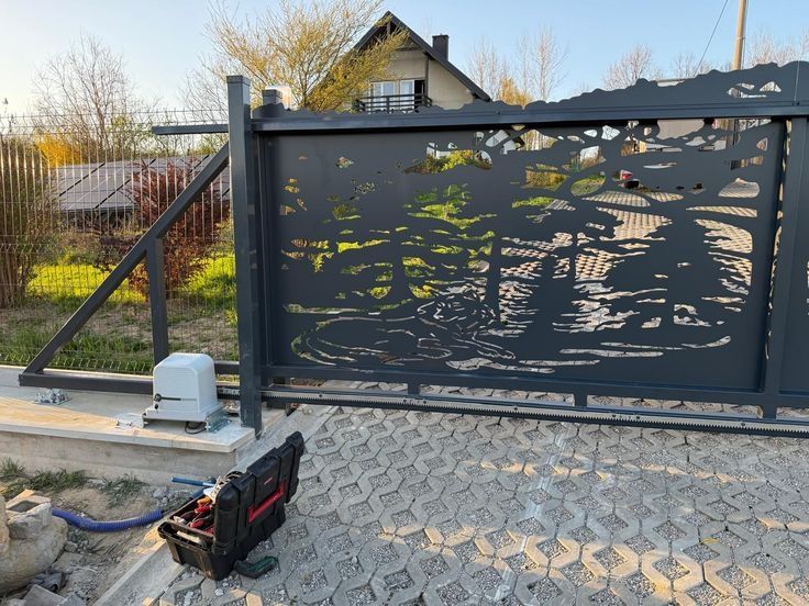 Porți din tabla decupată