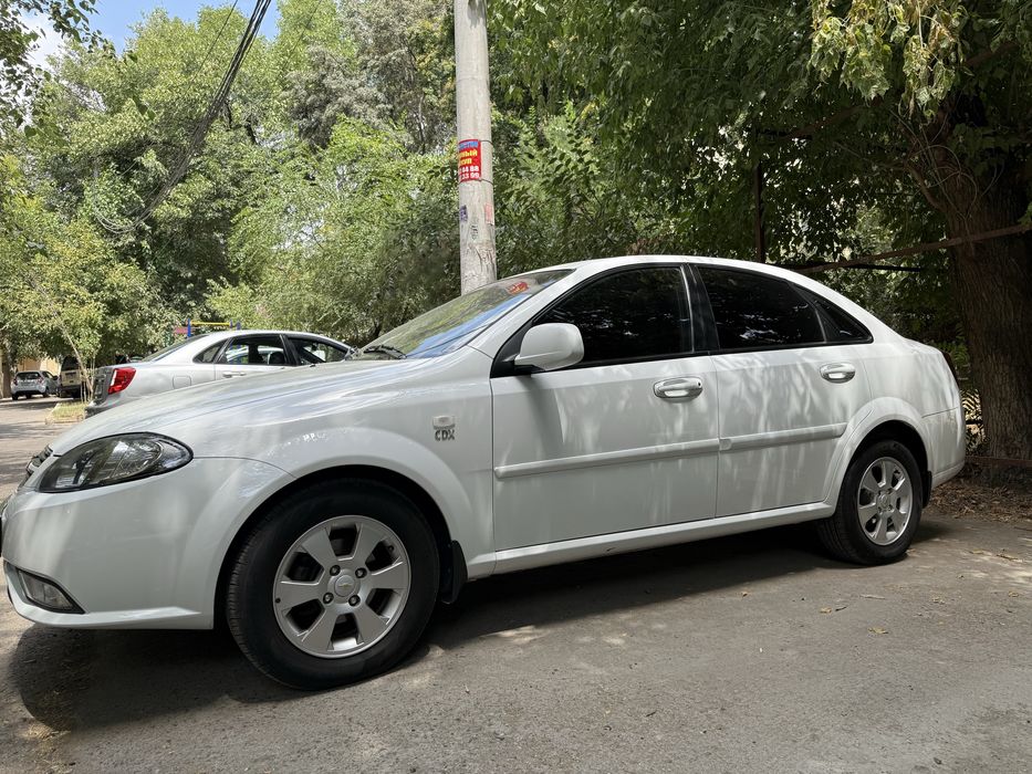 Chevrolet Gentra, 1 позиция Газ-бензин