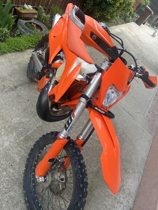 ‼️ Se vinde KTM 300 2t 2023  195 h cu acte full protecti sincuchitul de fabrica‼️