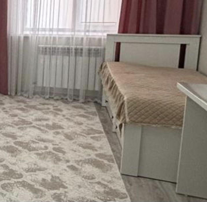 Продам 2 покрывала на кровати полуторки