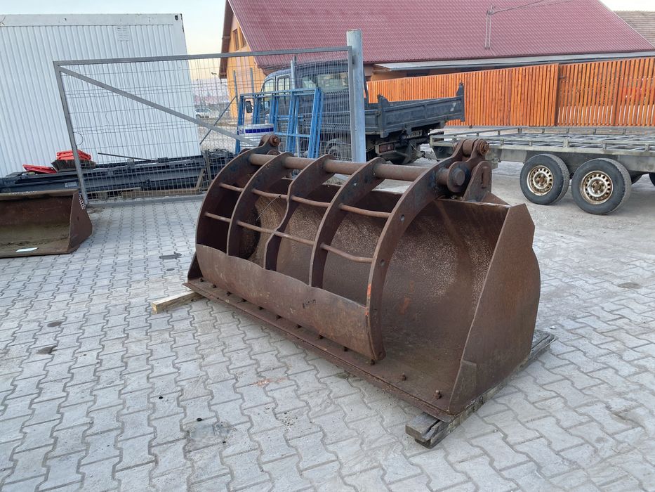 Cupa  tip crocodil pentru Jcb 3CX