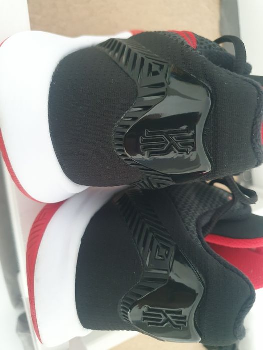 Маратонки Nike Kyrie Flytrap II