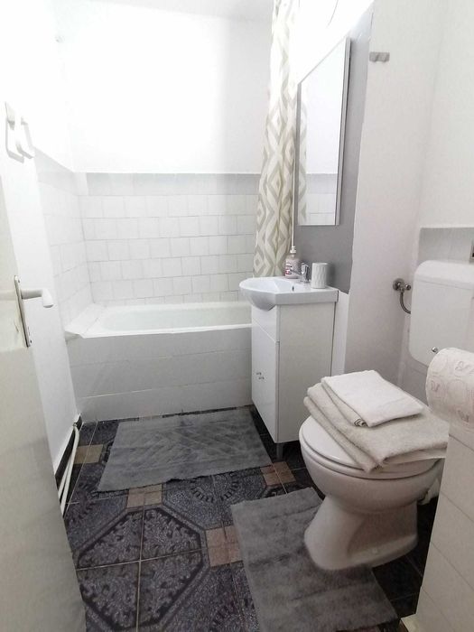 Inchiriez apartament pe strada Aviatorilor