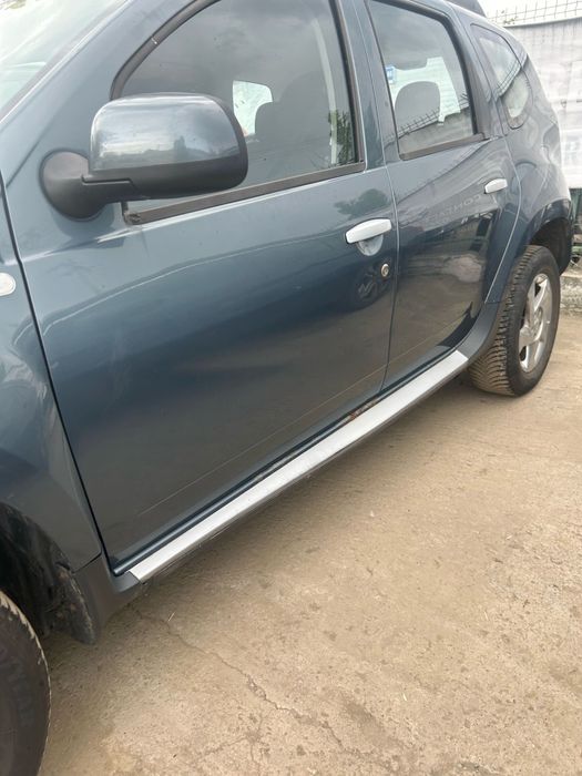 Ușă stânga față Dacia Duster 2012