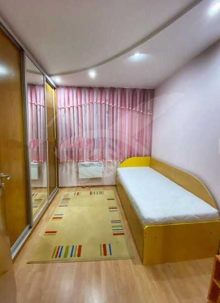 Дава се под наем Четиристаен апартамент в Пловдив, Христо Смирненски - 130 кв.м за 598.23 € - Снимка #4