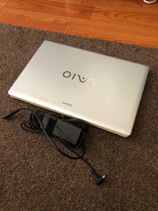 Laptop SONY Vaio i3 4gb VPCEB4M1E 71211M parțial defect 15.6