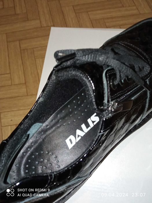 Дамски спортноелегантни обувки