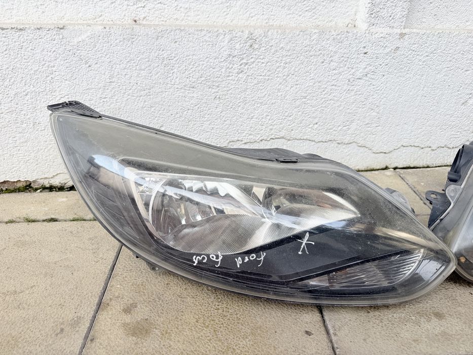 Far stanga/ dreapta Ford Focus 3 12.2010-11.2014
