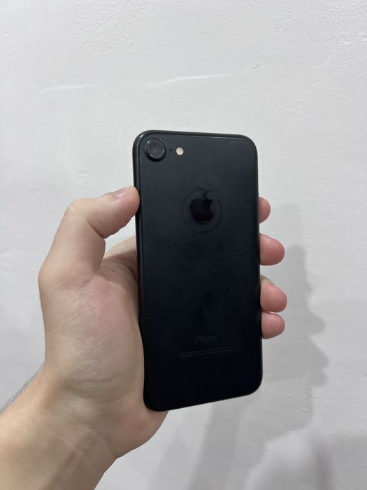 iPhone 7 , 32 ГБ