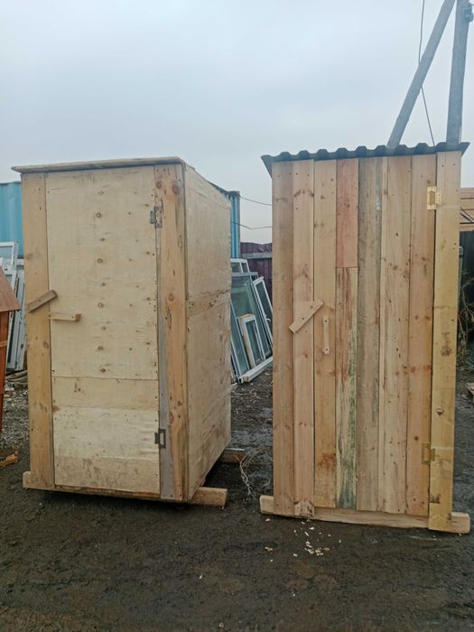 Туалет деревянный, уличный.