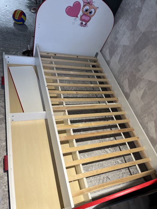 Отдам детскую кроватку для девочки