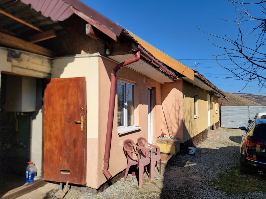 Vand casă zona Sard