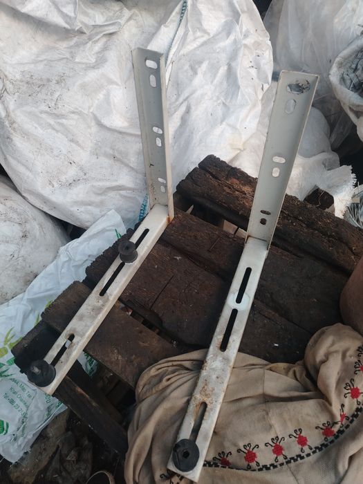 Стойка за климатик