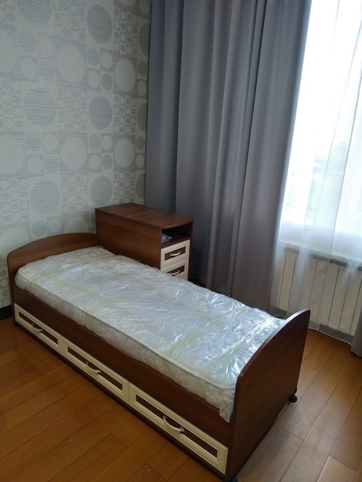 Детская кровать с матрасом