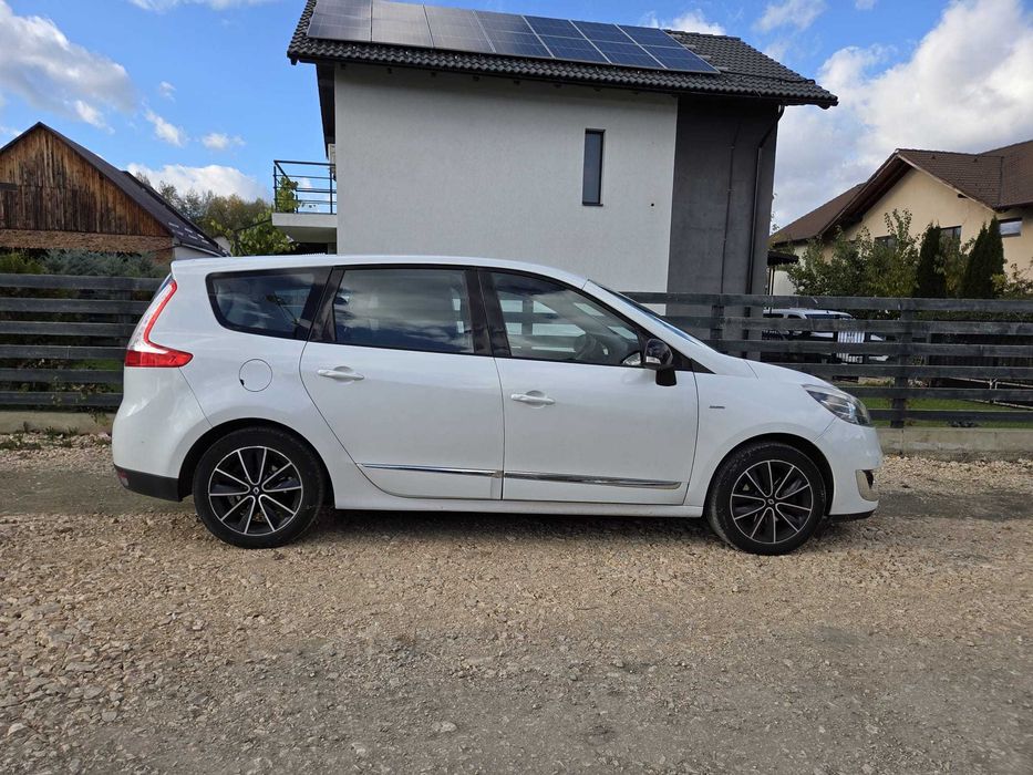 Proprietar, vând Renault Grand Scenic Bose Edition