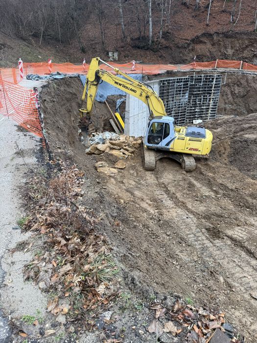 Услуги с Багери , Камьони.