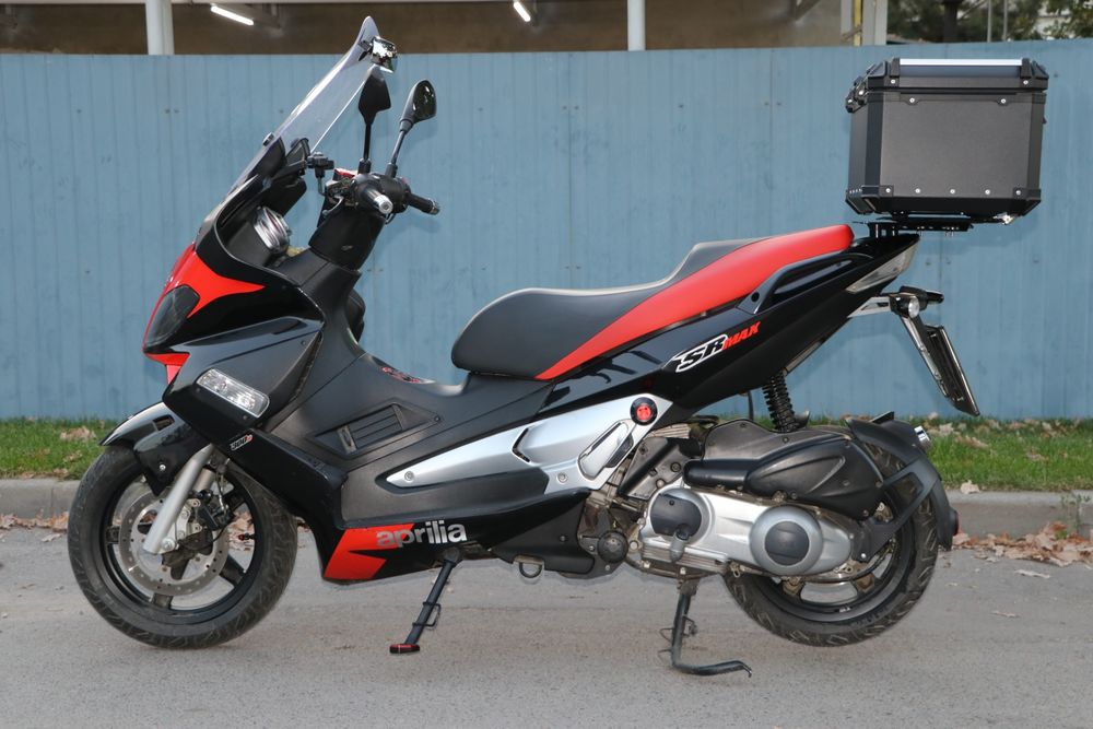 Aprilia sr max 300 Максискутер